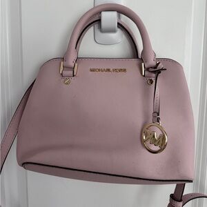 MICHAEL KORS SAVANNAH SMALL SATCHEL
BAG